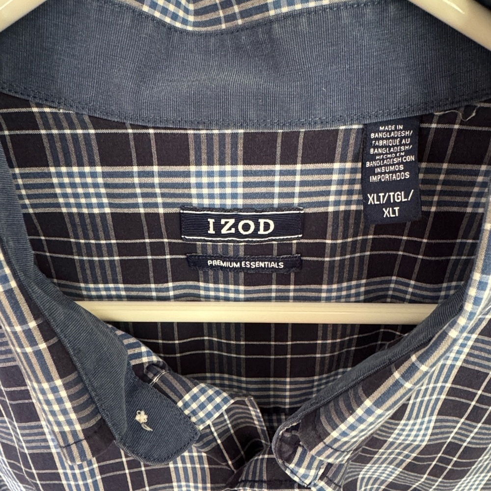 Izod Men's light and Dark Blue Plaid Button Down Shirt